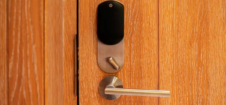 Automatic Locking Door Knob Lucas Valley-Marinwood